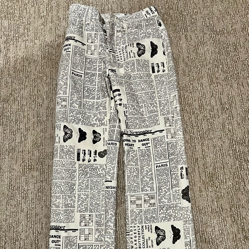 Zara Newspaper Print Flare Pants Size 2